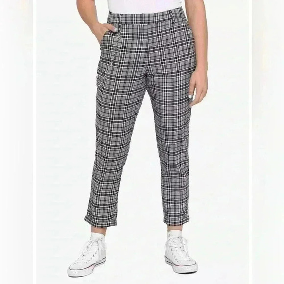 Hot Topic Crop Pants Womens Medium Black Plaid Chain High Rise Stretch Y2K Emo - Picture 1 of 10